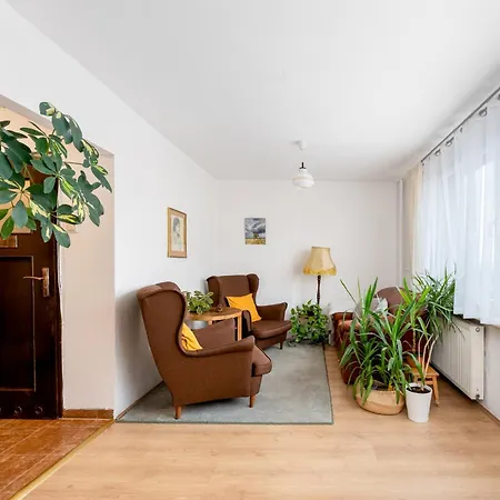 Odrzanska Urban Jungle By Bookinghost דירה קרקוב