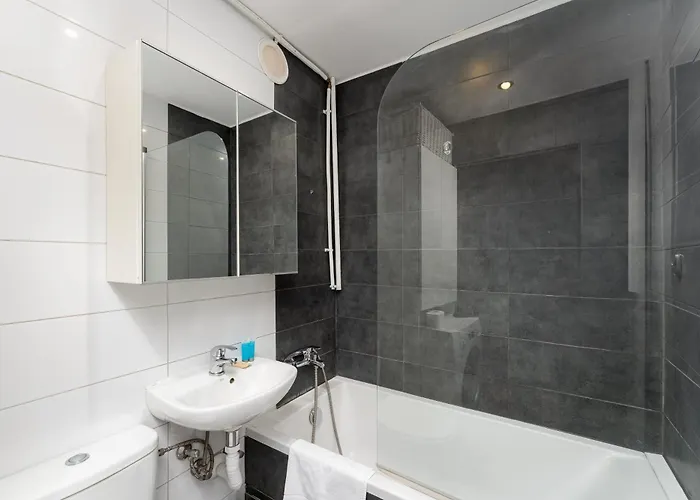 Odrzanska Urban Jungle By Bookinghost