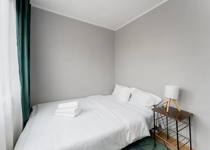 Odrzanska Urban Jungle By Bookinghost